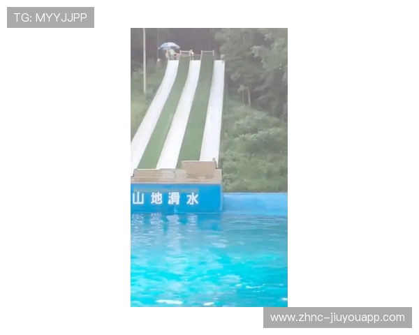 “宽板滑水：东三叉湖赛场展现速度与技术的完美结合”